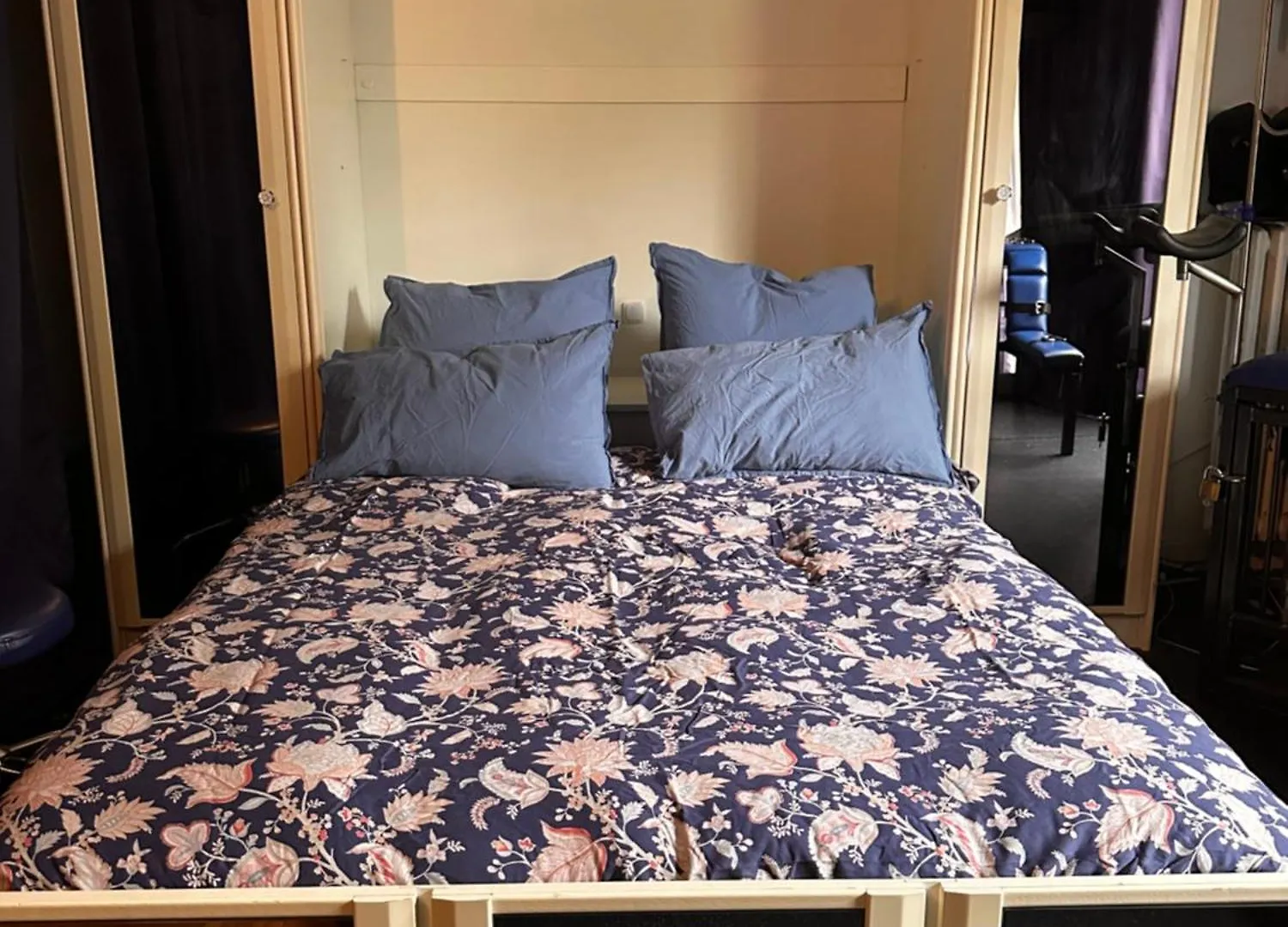 Spicy Stay And Play In The Heart Of Paris 0*,  France