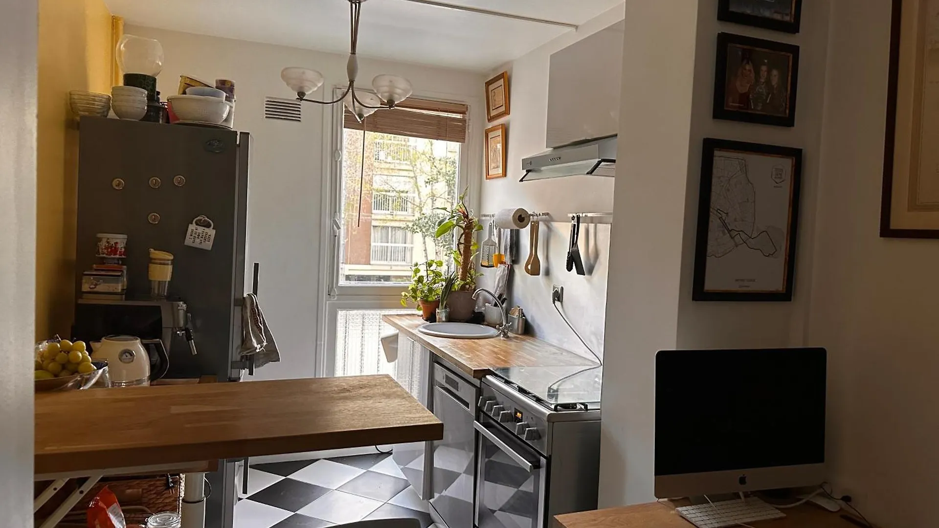 Spicy Stay And Play In The Heart Of Paris France